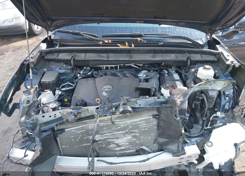 2022 TOYOTA HIGHLANDER XLE VIN: 5TDGZRBHXNS585038