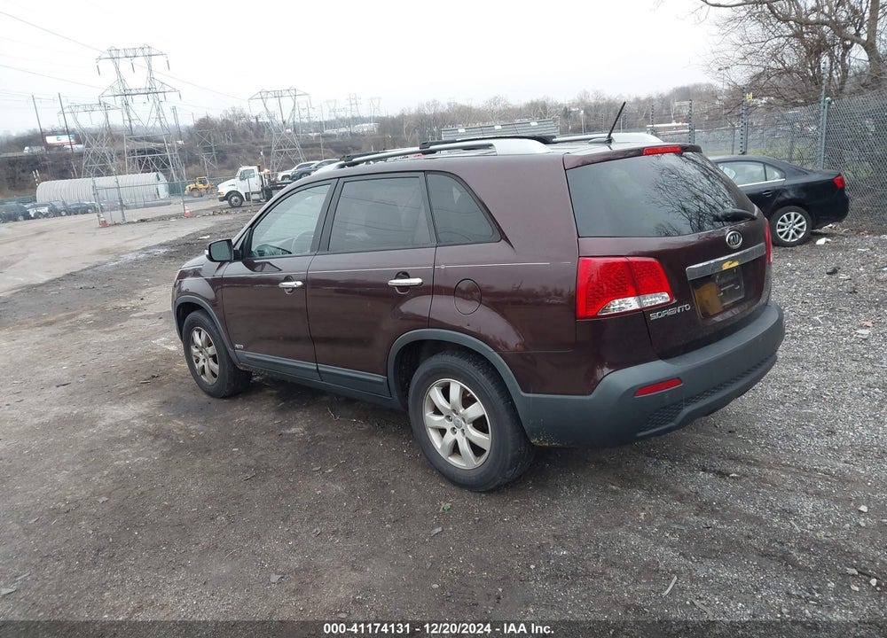 2013 KIA SORENTO LX VIN: 5XYKTDA69DG401279