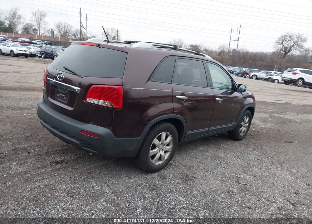 2013 KIA SORENTO LX VIN: 5XYKTDA69DG401279