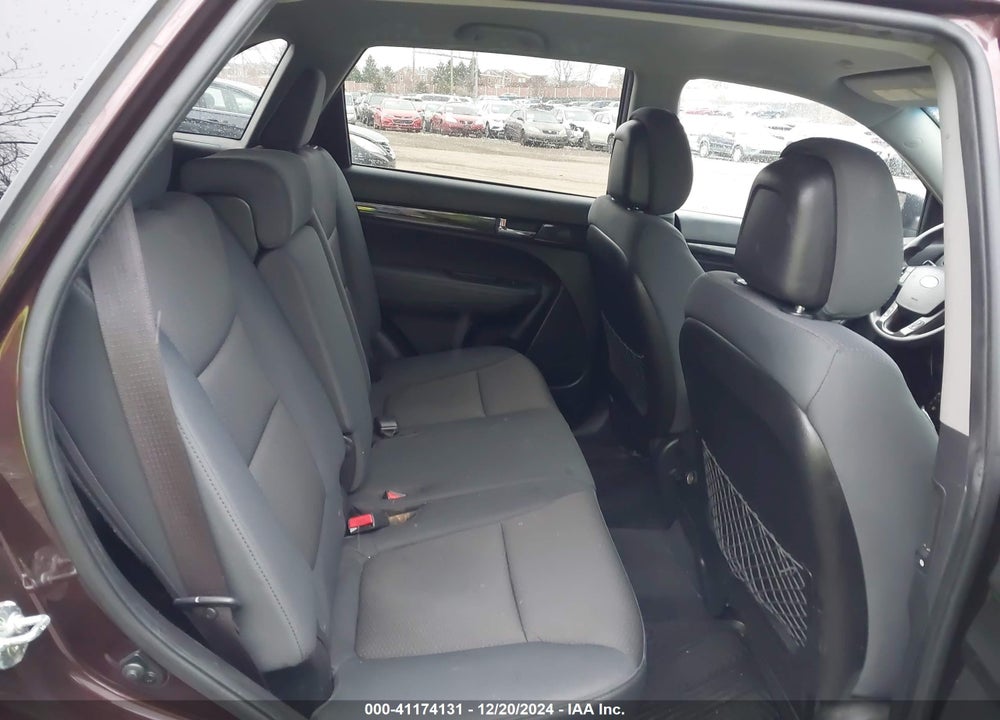 2013 KIA SORENTO LX VIN: 5XYKTDA69DG401279