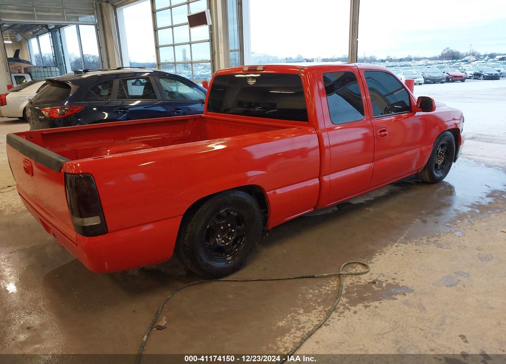 2000 CHEVROLET SILVERADO 1500 LS VIN: 2GCEC19T6Y1406669