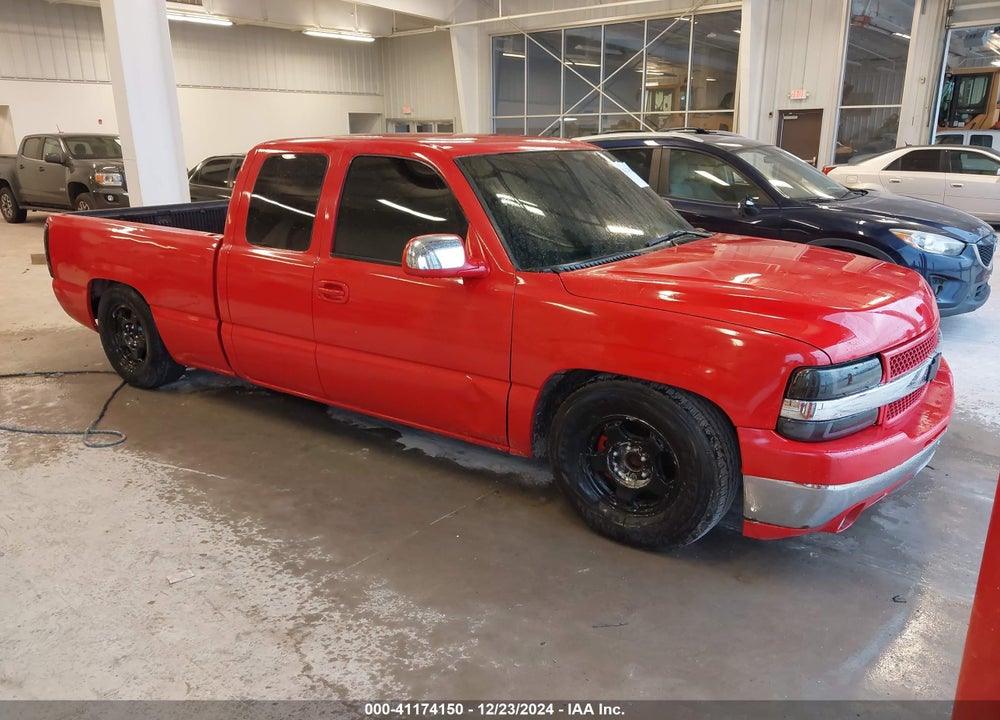 2000 CHEVROLET SILVERADO 1500 LS VIN: 2GCEC19T6Y1406669
