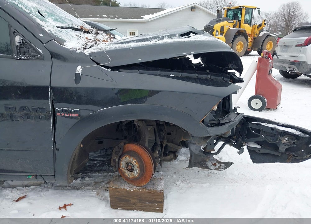 2018 RAM 1500 VIN: 1C6RR7YT5JS159047