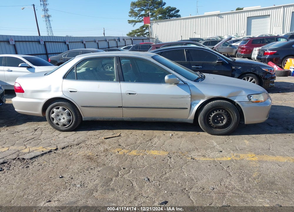 1999 HONDA ACCORD LX VIN: JHMCG5640XC004654