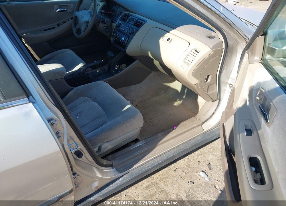 1999 HONDA ACCORD LX VIN: JHMCG5640XC004654