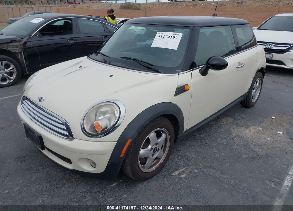 2010 MINI COOPER VIN: WMWMF3C54ATZ66213