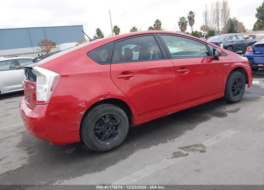 2011 TOYOTA PRIUS TWO VIN: JTDKN3DU8B1474770
