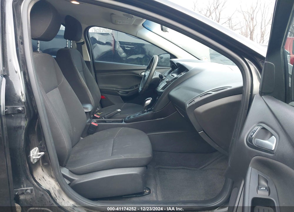 2015 FORD FOCUS VIN: 1FADP3F20FL220159