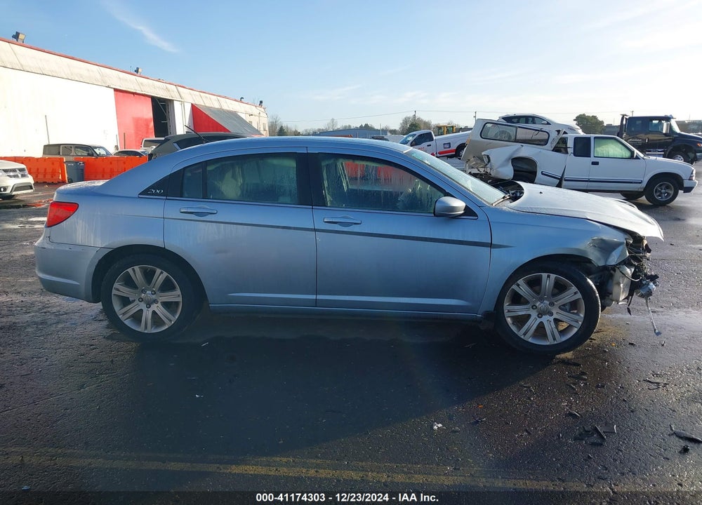 2013 CHRYSLER 200 VIN: 1C3CCBBB7DN593643