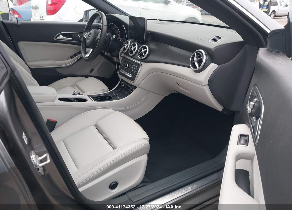 2018 MERCEDES-BENZ CLA 250 VIN: WDDSJ4EB1JN543309