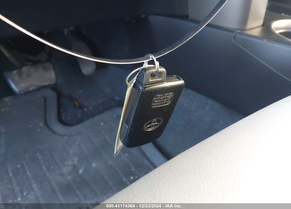 2015 TOYOTA RAV4 LIMITED VIN: JTMYFREVXFJ053303