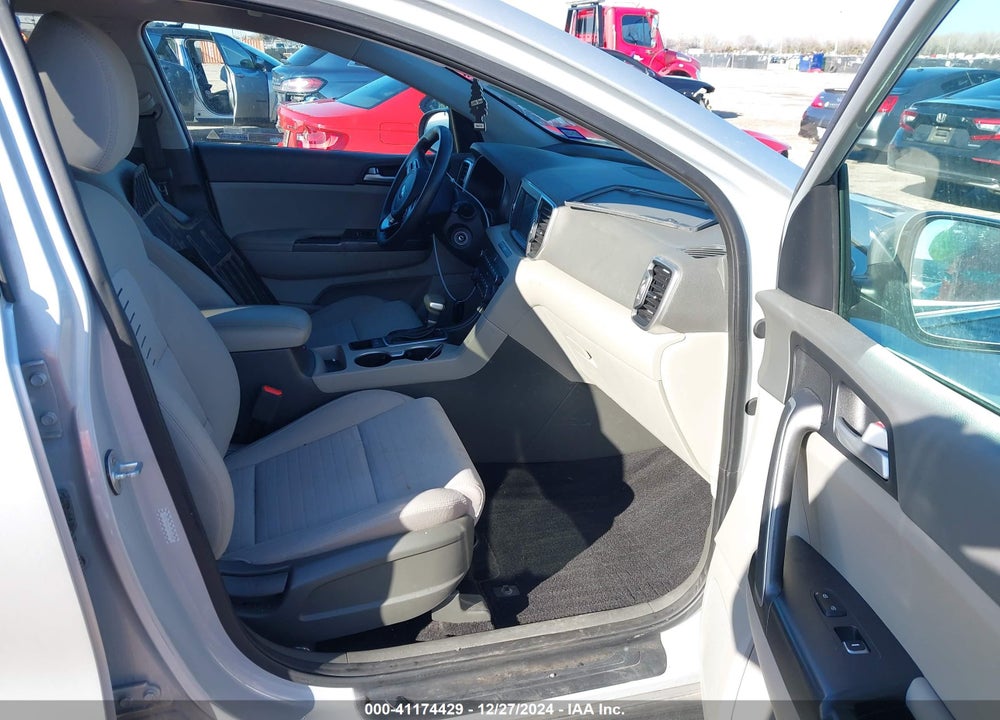 2018 KIA SPORTAGE VIN: KNDPM3AC8J7474140
