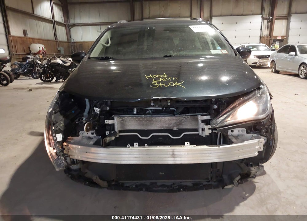 2019 CHRYSLER PACIFICA TOURING L VIN: 2C4RC1BG0KR733012
