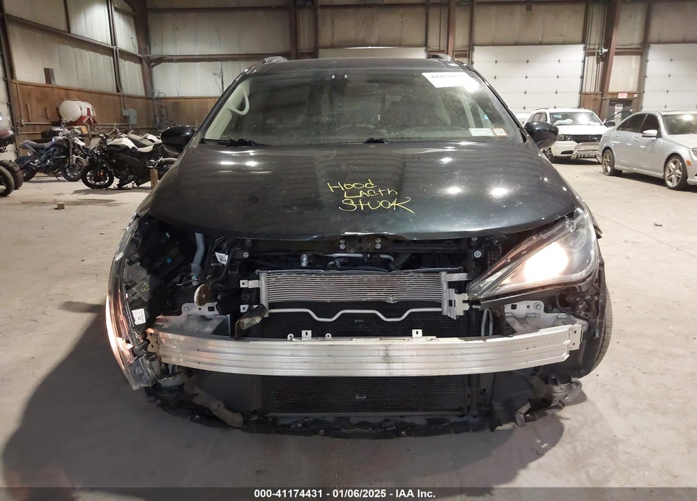 2019 CHRYSLER PACIFICA TOURING L VIN: 2C4RC1BG0KR733012