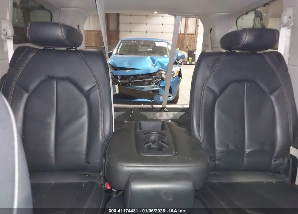 2019 CHRYSLER PACIFICA TOURING L VIN: 2C4RC1BG0KR733012