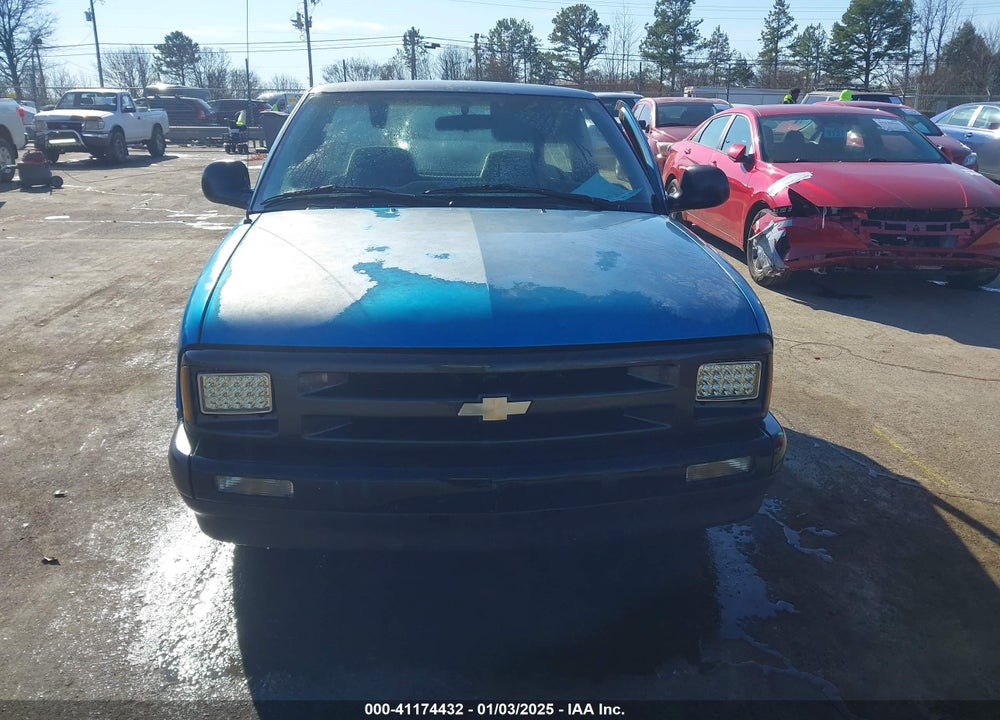 1995 CHEVROLET S TRUCK S10 VIN: 1GCCS1445SK252571