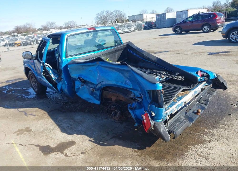 1995 CHEVROLET S TRUCK S10 VIN: 1GCCS1445SK252571