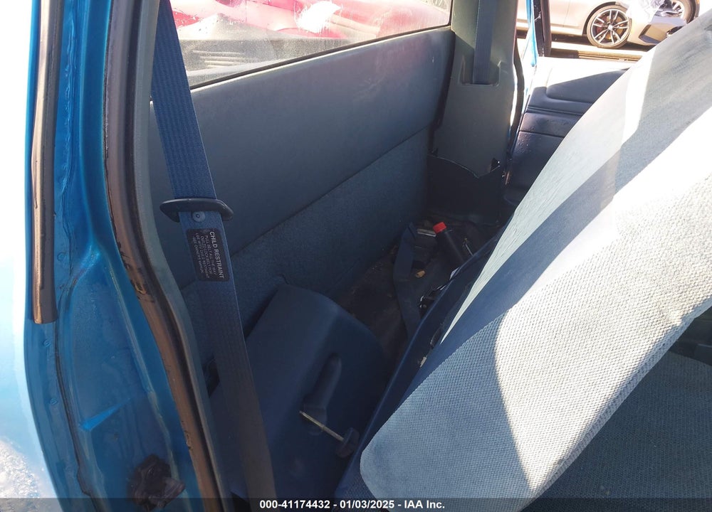 1995 CHEVROLET S TRUCK S10 VIN: 1GCCS1445SK252571