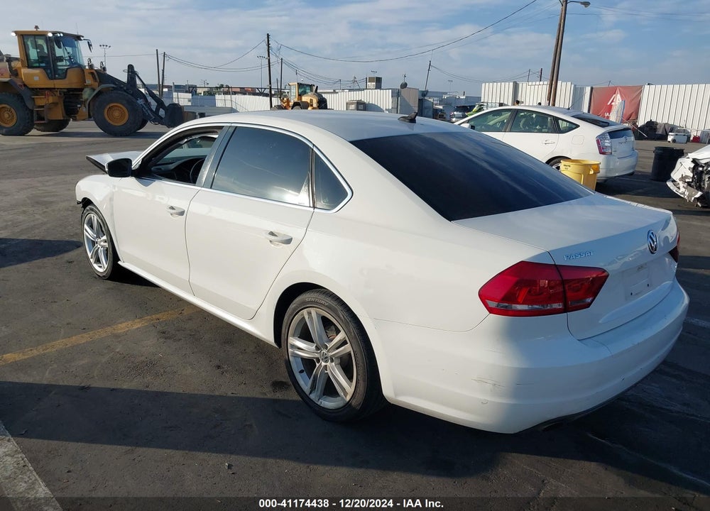 2014 VOLKSWAGEN PASSAT 1.8T SE VIN: 1VWBT7A39EC067040