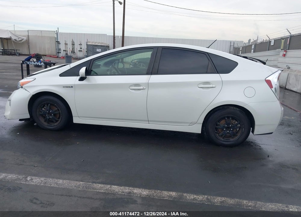 2015 TOYOTA PRIUS TWO VIN: JTDKN3DUXF1884654