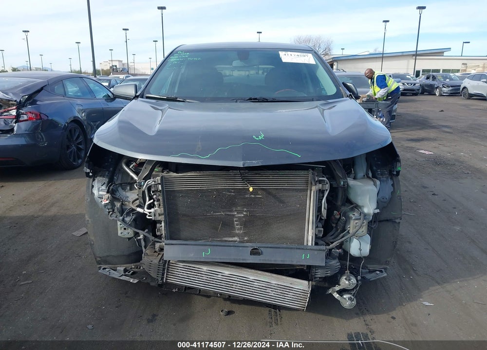 2018 CHEVROLET EQUINOX LT VIN: 2GNAXJEV0J6195608