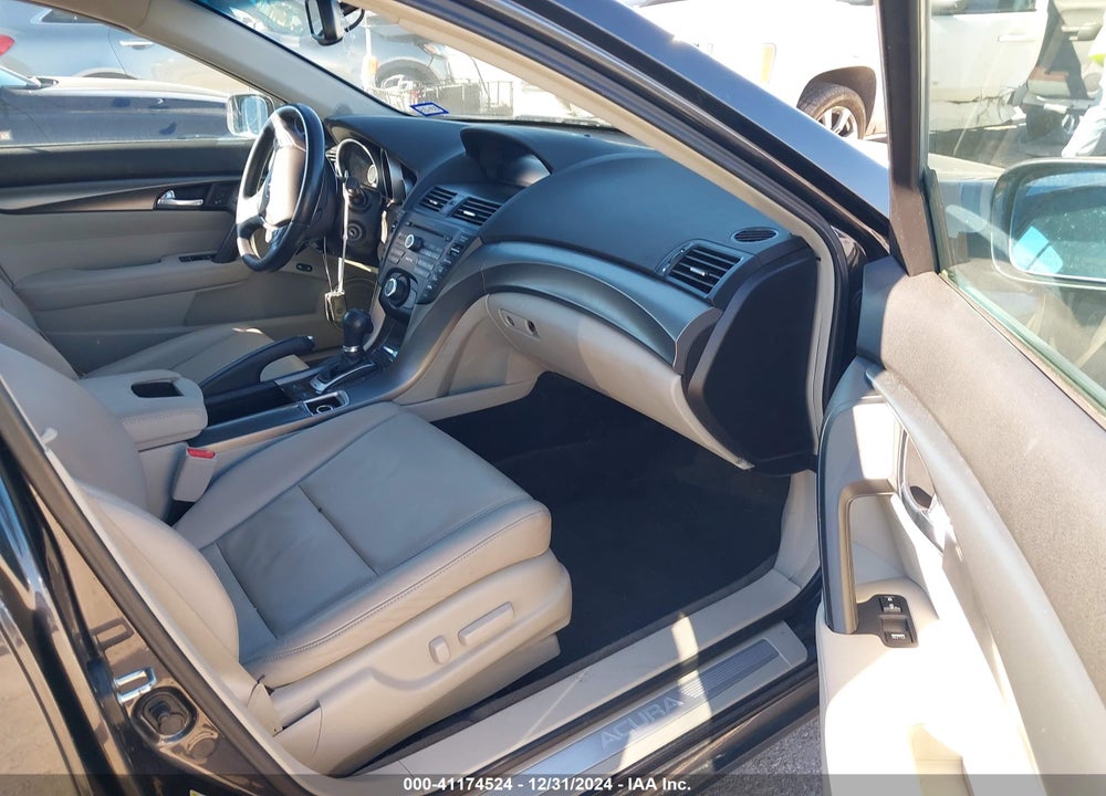 2013 ACURA TL 3.5 VIN: 19UUA8F25DA002379