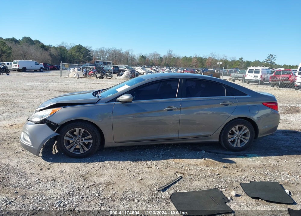 2013 HYUNDAI SONATA GLS VIN: 5NPEB4AC8DH730456