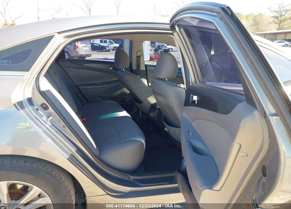 2013 HYUNDAI SONATA GLS VIN: 5NPEB4AC8DH730456