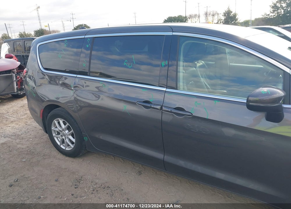 2023 CHRYSLER PACIFICA TOURING L VIN: 2C4RC1BG4PR553796