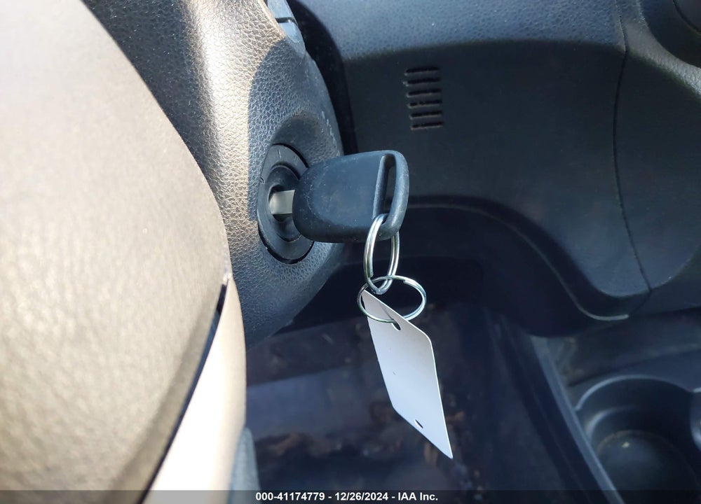 2010 HONDA FIT VIN: JHMGE8H23AS011518