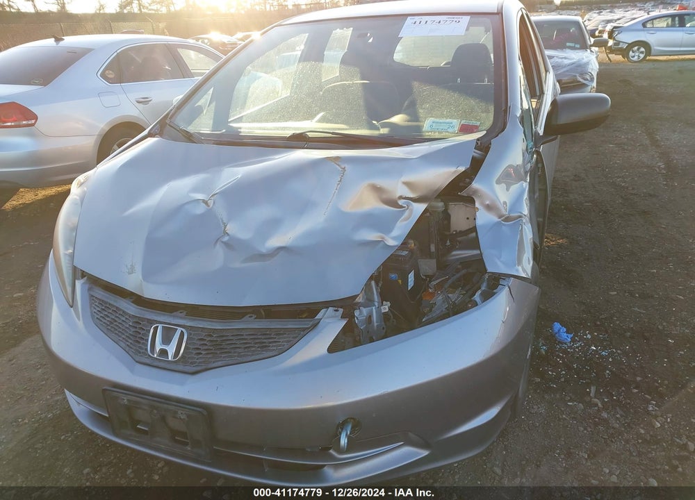 2010 HONDA FIT VIN: JHMGE8H23AS011518