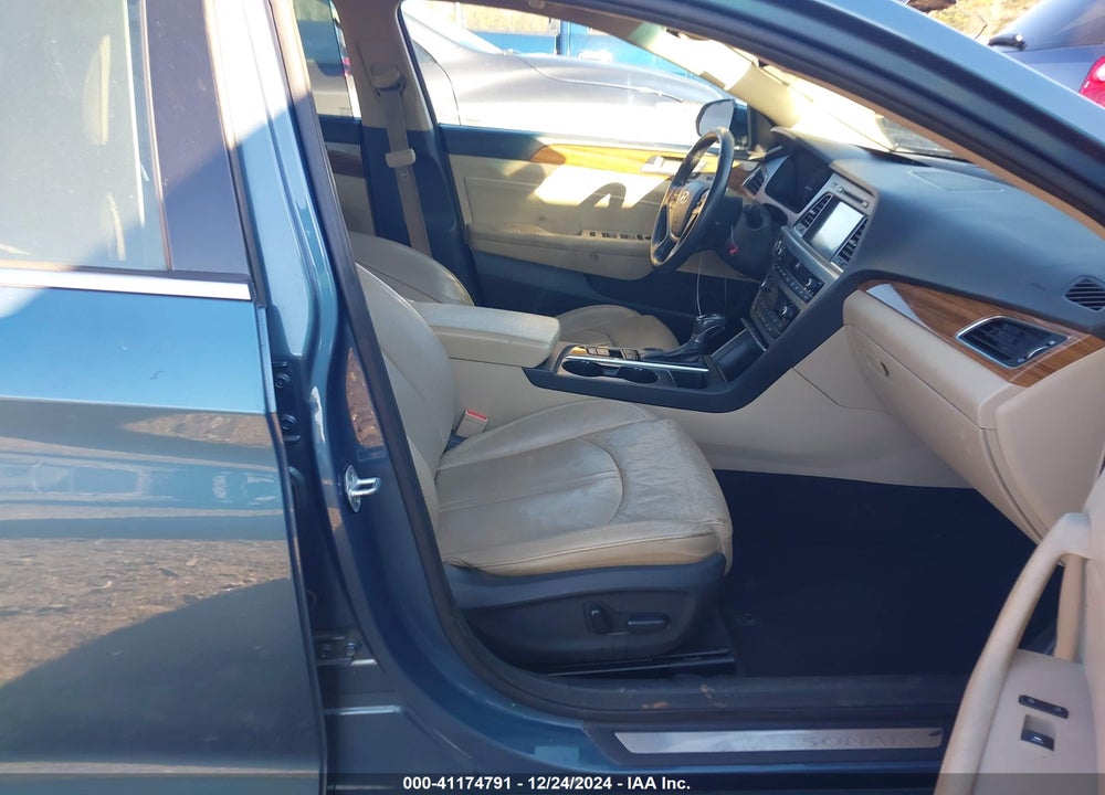 2015 HYUNDAI SONATA VIN: 5NPE34AF3FH134813