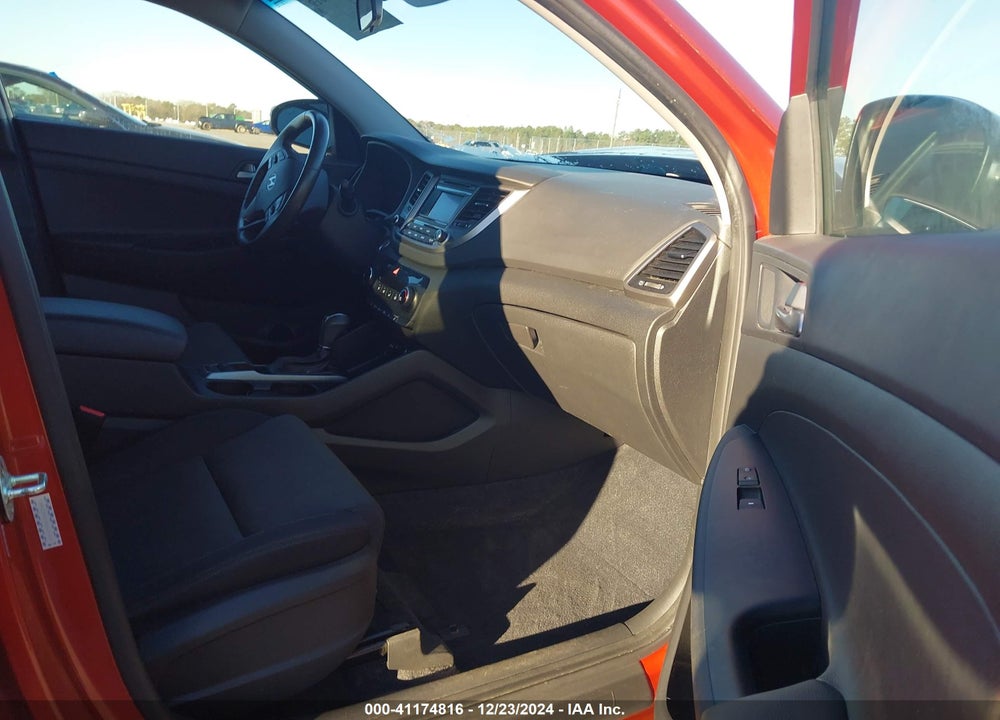 2017 HYUNDAI TUCSON VIN: KM8J33A26HU406989
