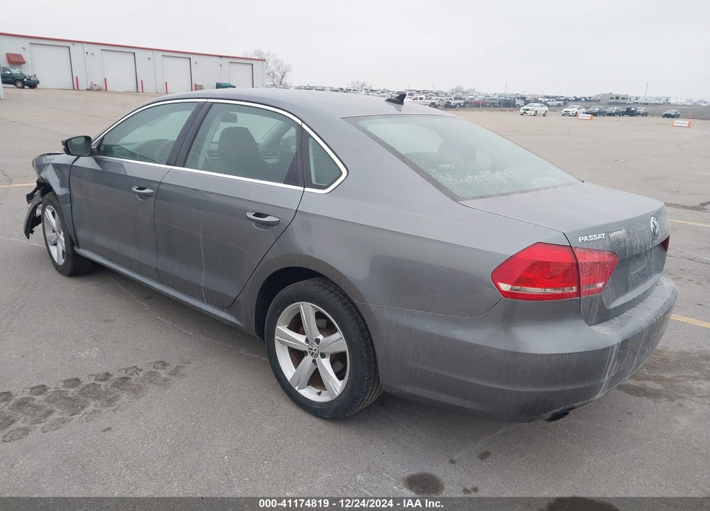 2015 VOLKSWAGEN PASSAT 1.8T SE VIN: 1VWBT7A31FC025642