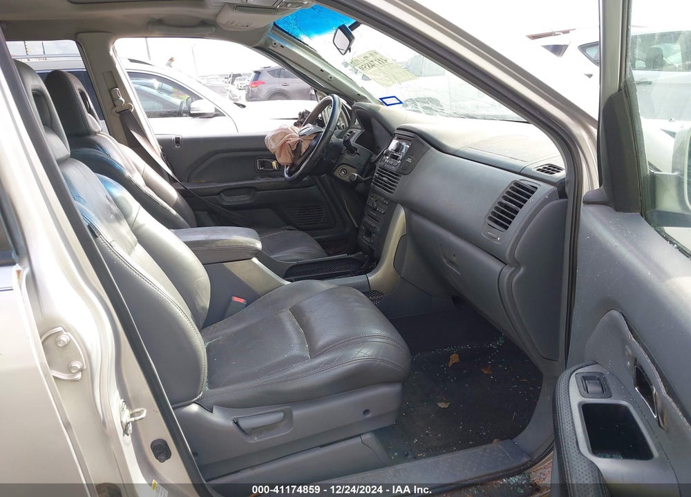 2005 HONDA PILOT EX-L VIN: 5FNYF18575B009679