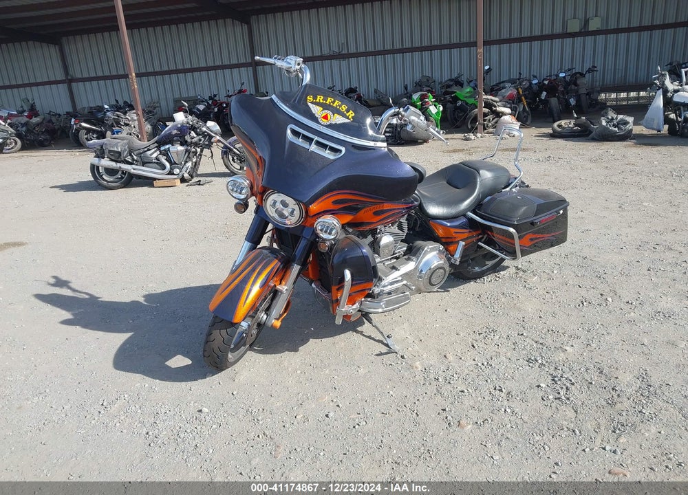 2015 HARLEY-DAVIDSON FLHXSE CVO STREET GLIDE VIN: 1HD1PXN33FB950361