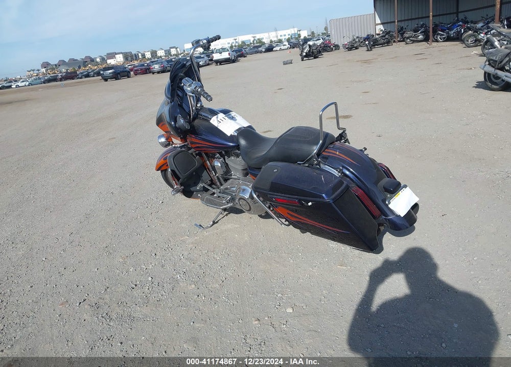 2015 HARLEY-DAVIDSON FLHXSE CVO STREET GLIDE VIN: 1HD1PXN33FB950361