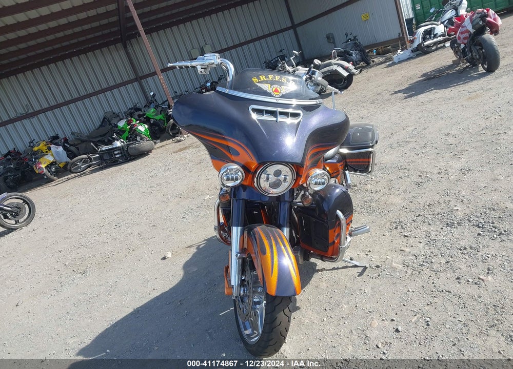 2015 HARLEY-DAVIDSON FLHXSE CVO STREET GLIDE VIN: 1HD1PXN33FB950361