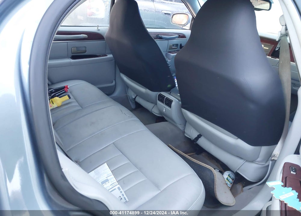 2004 LINCOLN TOWN CAR SIGNATURE VIN: 1LNHM81W94Y674501