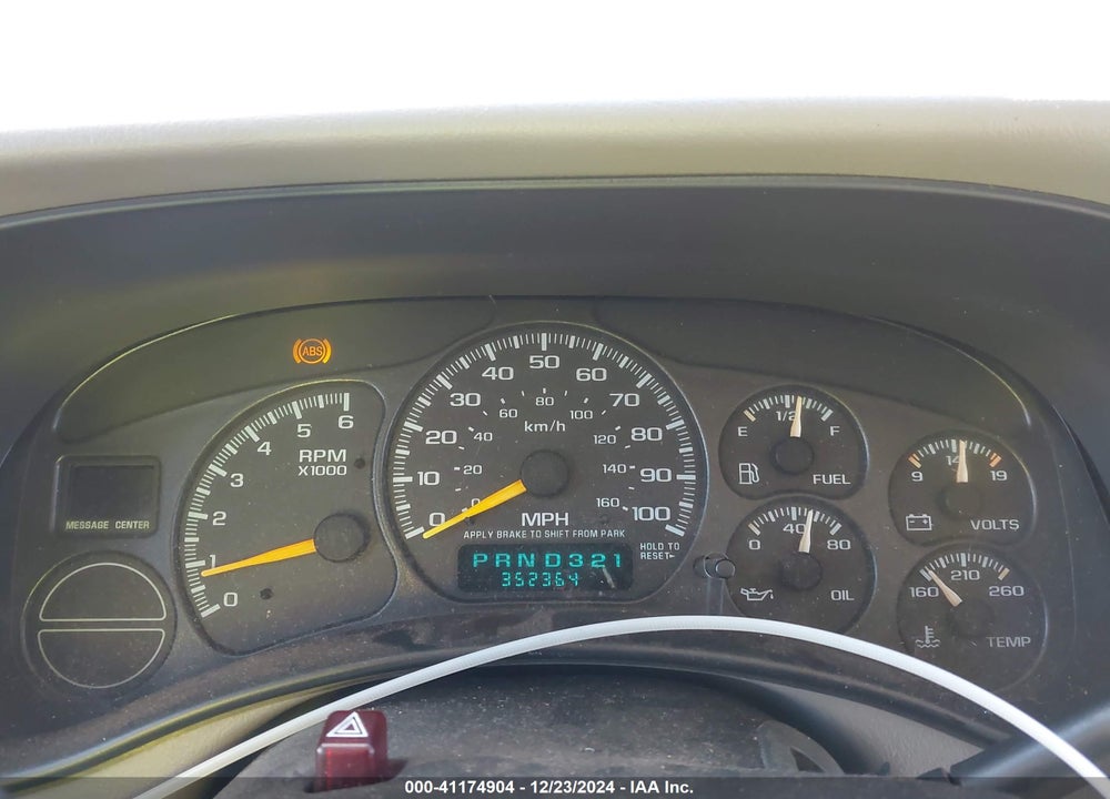 2000 GMC YUKON XL 1500 SLT VIN: 3GKFK16T0YG176103
