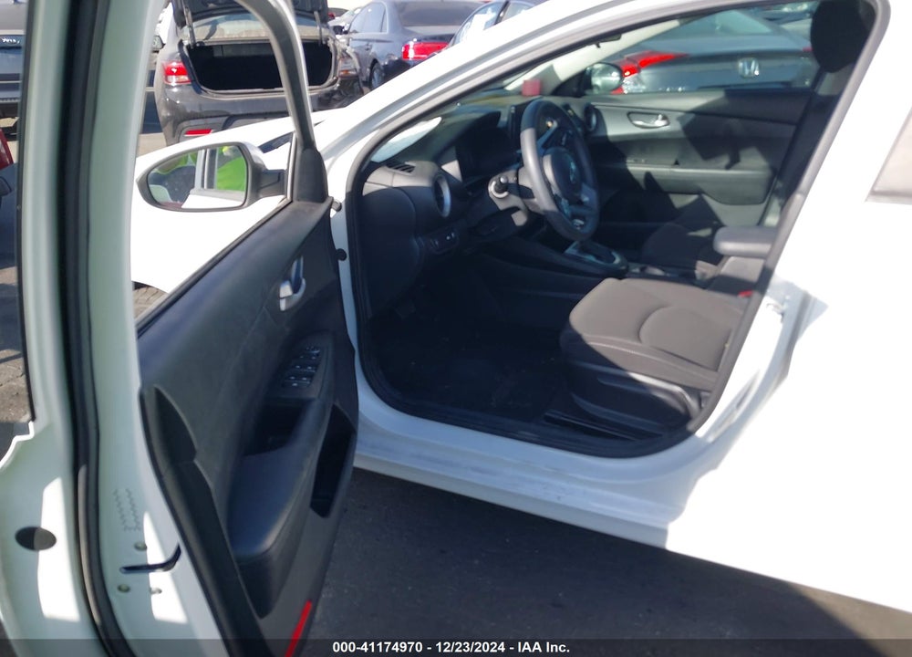 2020 KIA FORTE LXS VIN: 3KPF24AD3LE192202