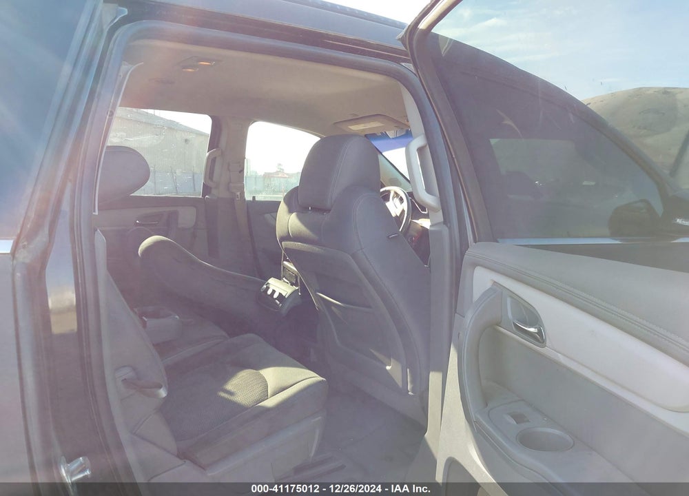 2017 CHEVROLET TRAVERSE LT VIN: 1GNKRGKD2HJ146243