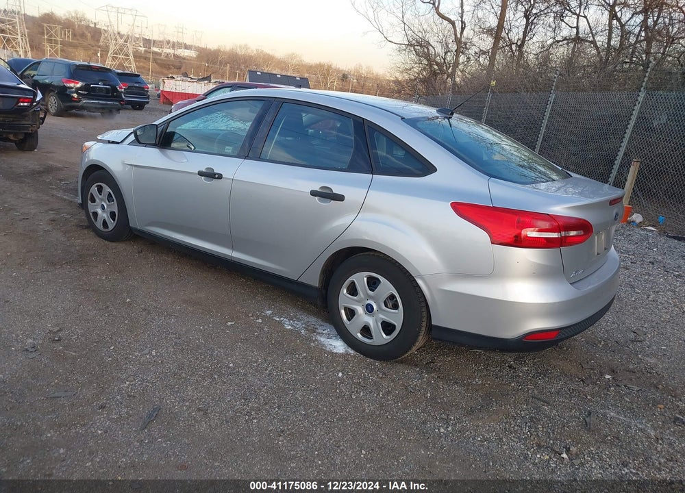 2018 FORD FOCUS S VIN: 1FADP3E2XJL208126
