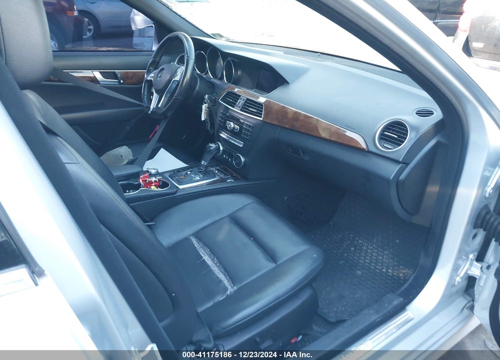 2012 MERCEDES-BENZ C 250 LUXURY/SPORT VIN: WDDGF4HB3CR216361
