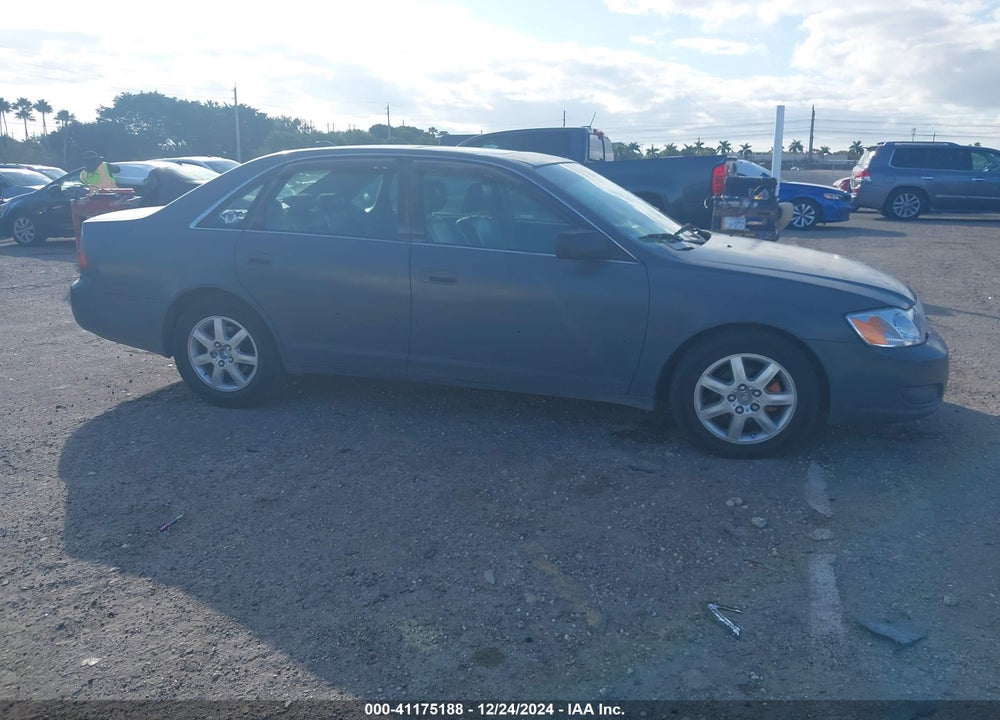 2000 TOYOTA AVALON XLS VIN: 4T1BF28B4YU030076