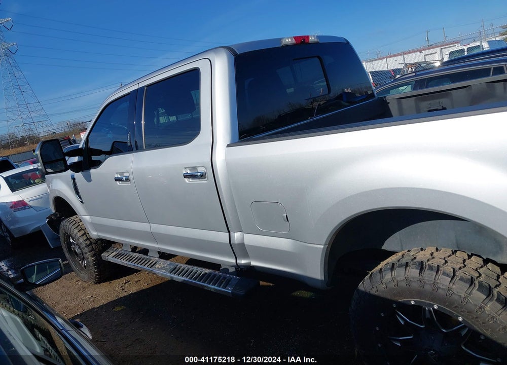 2017 FORD F-250 XLT VIN: 1FT7W2B67HEF33309