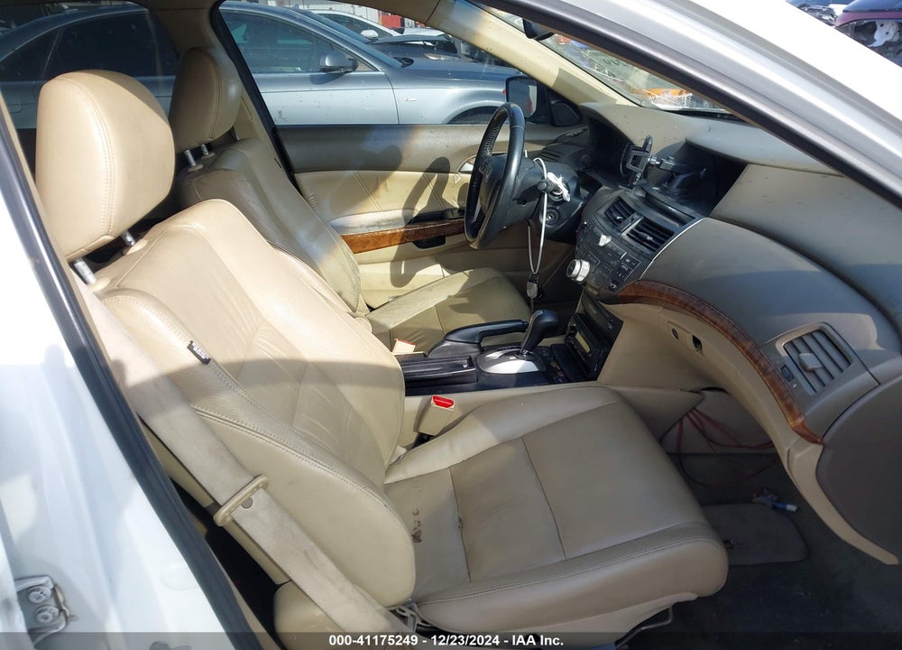 2010 HONDA ACCORD 2.4 EX-L VIN: 1HGCP2F84AA142642