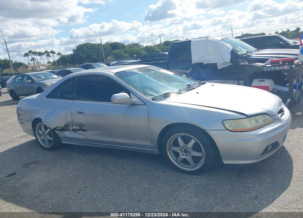 2001 HONDA ACCORD 3.0 EX VIN: 1HGCG22551A022568