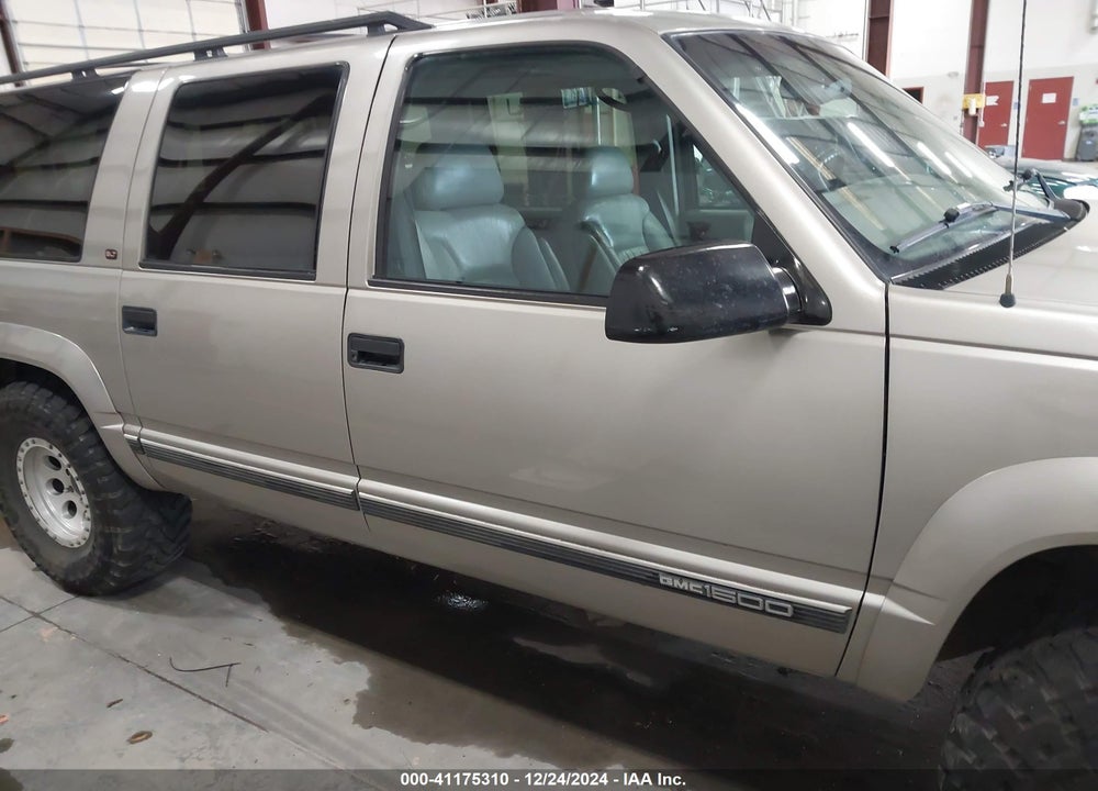 1999 GMC SUBURBAN 1500 SL VIN: 1GKFK16R4XJ720961