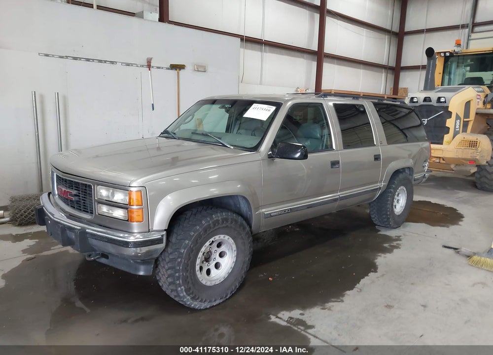 1999 GMC SUBURBAN 1500 SL VIN: 1GKFK16R4XJ720961